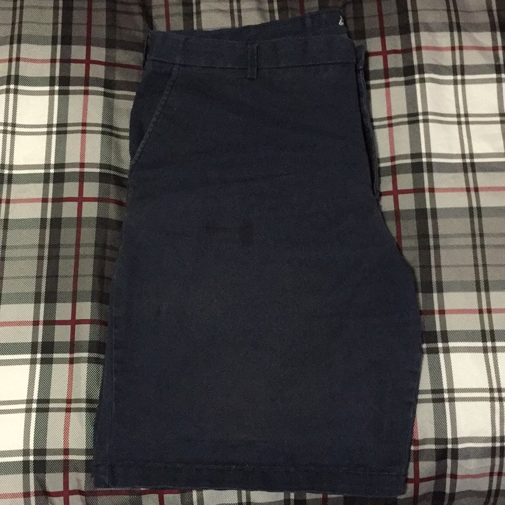 Izod Khaki shorts